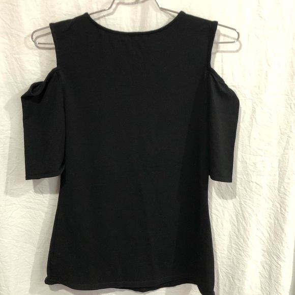 EXPRESS cold shoulder fitted black Top size M  EUC - Picture 3 of 7